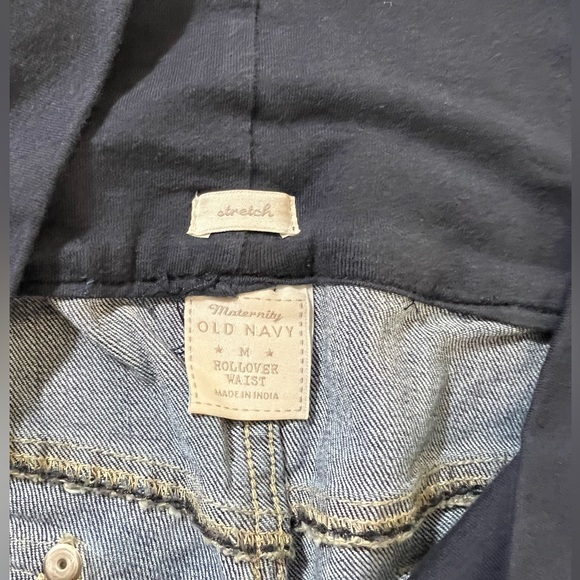 Womens Old Navy stretch maternity jeans size medium - Picture 2 of 5
